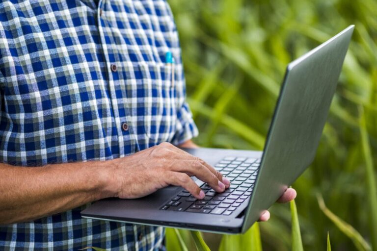 software-para-produtor-rural:-veja-se-vale-a-pena-para-o-seu-agronegocio