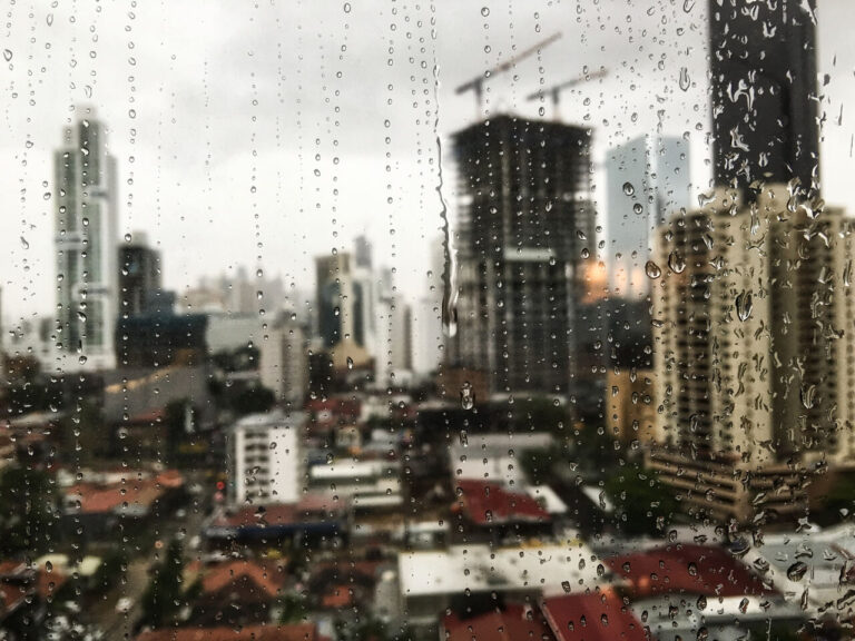 nova-frente-fria-chega-ao-parana-trazendo-chuva-e-risco-de-temporais