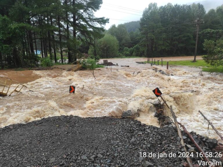 chuvas-fortes-bloqueiam-rodovias-de-sc;-confira-quais-sao