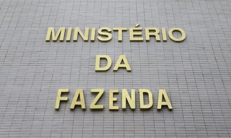 fazenda-remaneja-r$-707-mi-em-credito-para-ajudar-produtores-de-leite