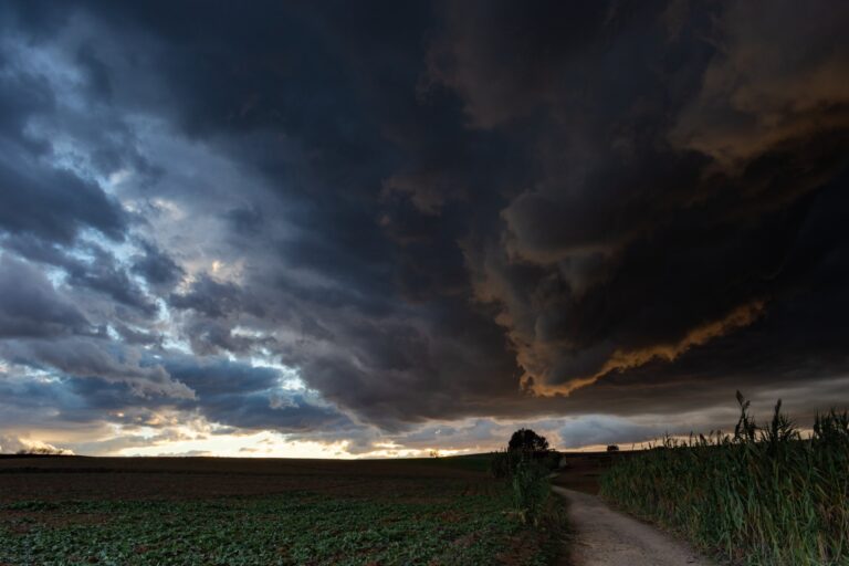 grande-perigo:-regiao-sul-tem-alerta-vermelho-para-tempestade;-confira-areas-em-risco