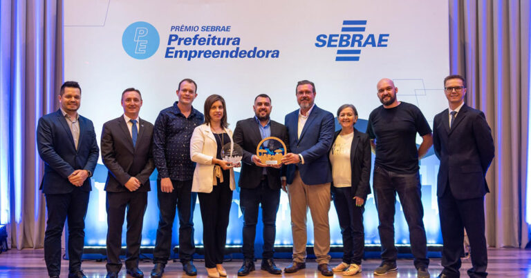 condor-recebe-premio-sebrae-por-projeto-inovador-de-meliponicultura-na-escola