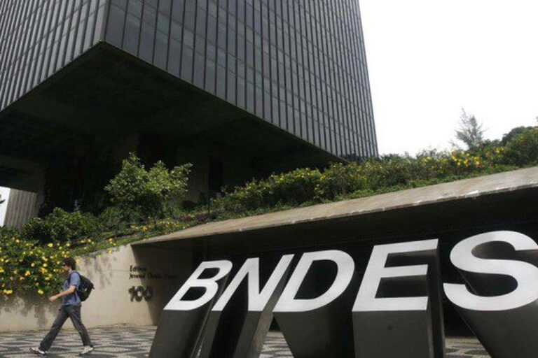 bndes-anuncia-concurso-com-salario-inicial-de-r$-20,9-mil-e-150-vagas