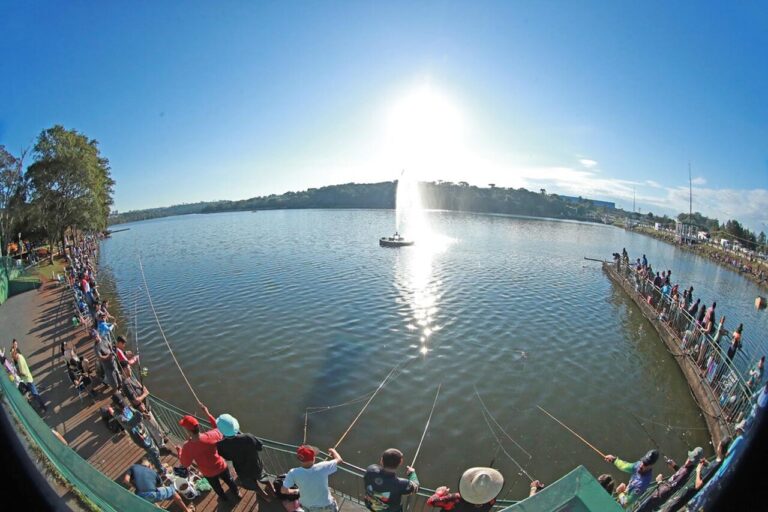 excesso-de-peixes:-8-mil-pescadores-ajudam-a-despovoar-lago-de-cascavel