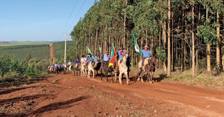 grupo-pe-no-estribo-promove-a-8a-cavalgada-intermunicipal-em-panambi