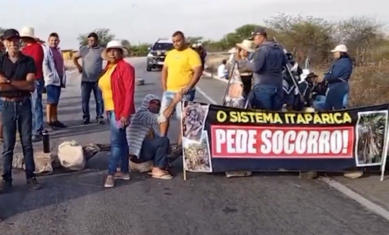 pequenos-produtores-de-pernambuco-e-bahia-protestam-contra-falta-de-agua-e-energia