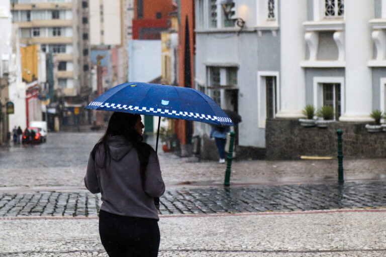 massa-de-ar-polar-traz-chuva-e-frio;-saiba-onde-a-temperatura-ficara-negativa